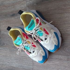 Nike Women's Air Max 200